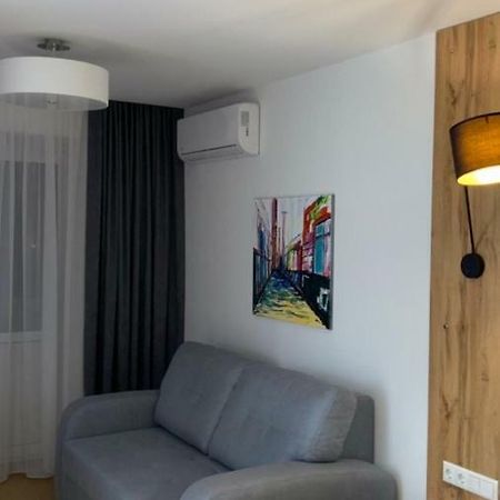 Пр Поля 110 Апартаменты Dnipro Exterior photo